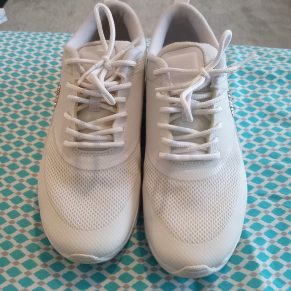 Nike Air Max Thea (custom made/ Swarovski Crystal) Size 5 - Picture 4 of 4